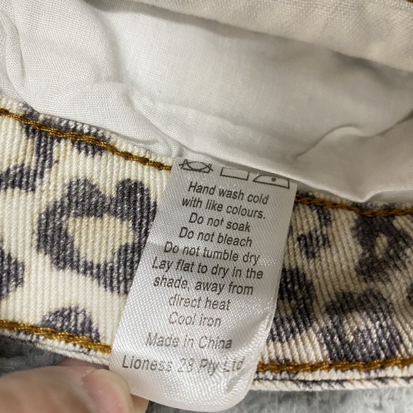 Lioness Leopard Print Straight Jeans Size XL Cotton Fade Girls Night NWT - Picture 15 of 15